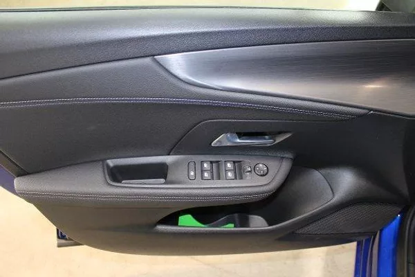 Opel Mokka GS Hybrid 1.2 TURBO 107 kW - foto 11