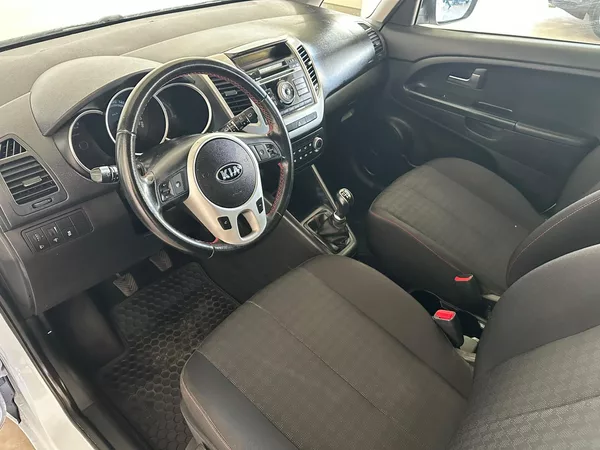 Kia Venga 1,4i 66kW, 1.majitel - foto 7