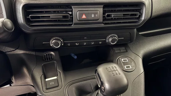 Opel Combo ELEGANCE Plus - foto 12