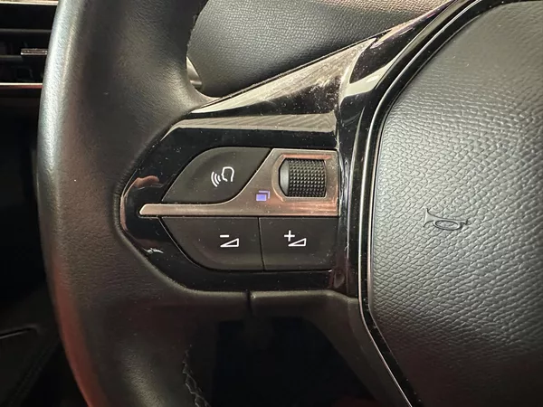 Peugeot 3008 1.2PureTech,AllurePack130HP,ČR - foto 16