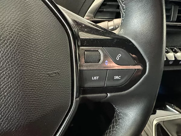 Peugeot 3008 1.2PureTech,AllurePack130HP,ČR - foto 17