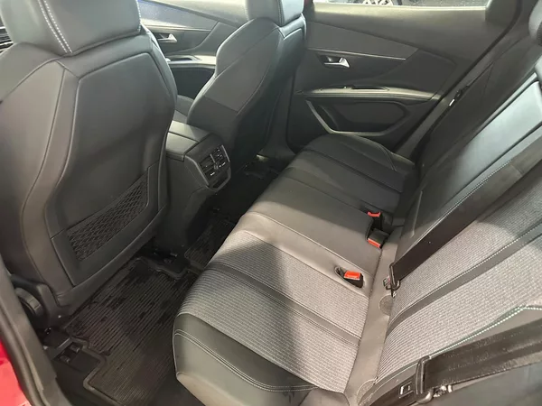Peugeot 3008 1.2PureTech,AllurePack130HP,ČR - foto 8