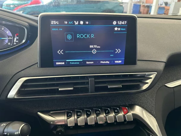 Peugeot 5008 1.2PureTech,ALLURE,DPH,130HP - foto 12