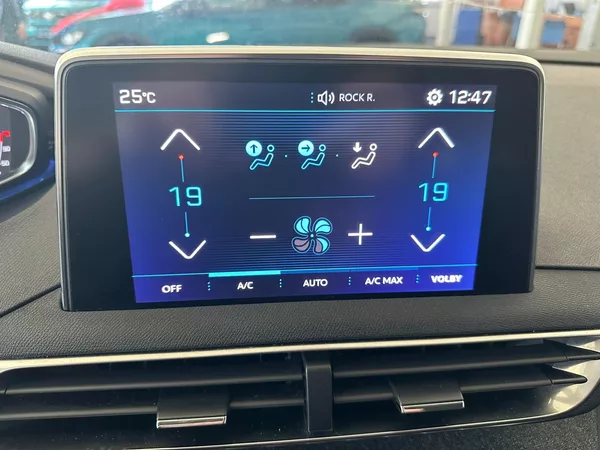 Peugeot 5008 1.2PureTech,ALLURE,DPH,130HP - foto 13