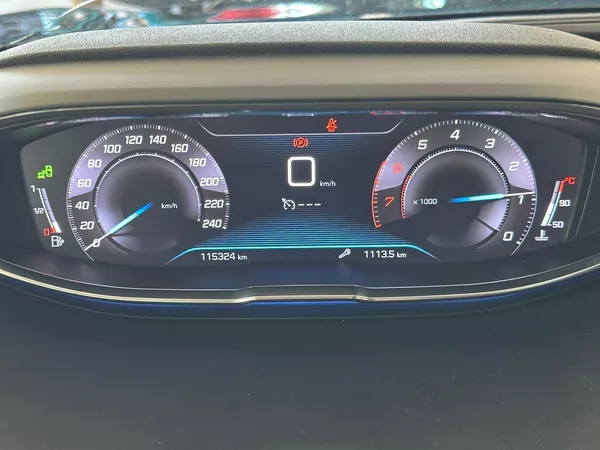Peugeot 5008 1.2PureTech,ALLURE,DPH,130HP - foto 17