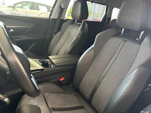Peugeot 5008 1.2PureTech,ALLURE,DPH,130HP - foto 21