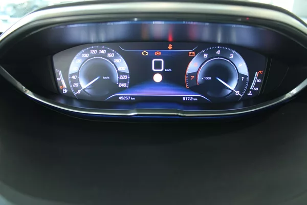Peugeot 3008 1.2i,Allure,130HP,ČR,1.maj,nav - foto 12