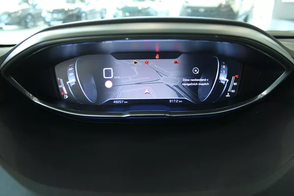 Peugeot 3008 1.2i,Allure,130HP,ČR,1.maj,nav - foto 13