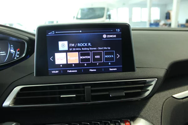 Peugeot 3008 1.2i,Allure,130HP,ČR,1.maj,nav - foto 15