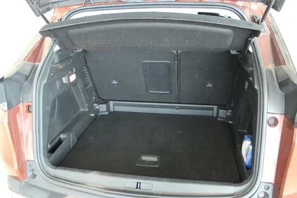 Peugeot 3008 1.2i,Allure,130HP,ČR,1.maj,nav - foto 20