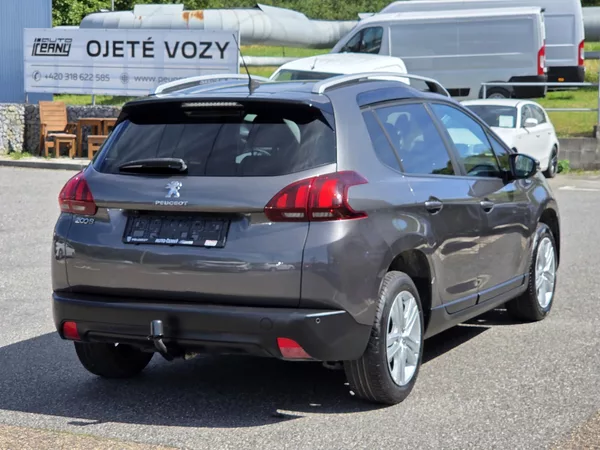 Peugeot 2008 1.2 PT 110 ALLURE MAN6 - foto 5