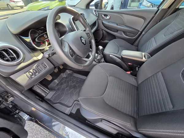 Renault Clio 1.2 TCe 118 Limited MAN6 - foto 9