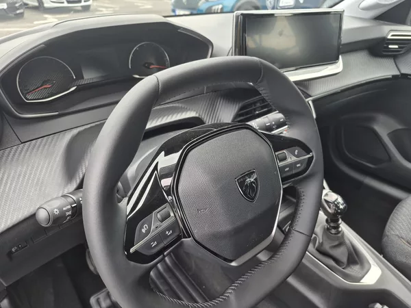 Peugeot 208 STYLE Turbo 100 MAN6 - foto 13