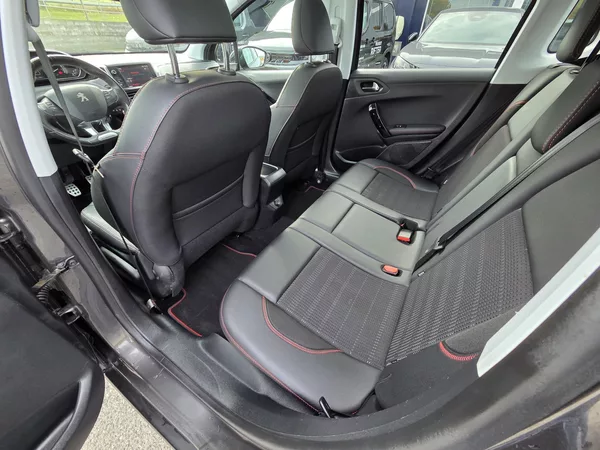 Peugeot 2008 1.2 PT 130 GT line MAN 6 - foto 10