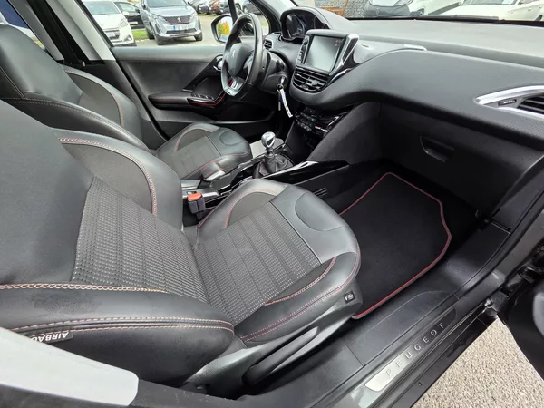Peugeot 2008 1.2 PT 130 GT line MAN 6 - foto 12