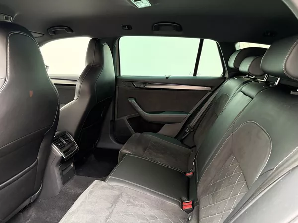 Škoda Superb 2.0 TSI 140kW SportLine Combi - foto 11