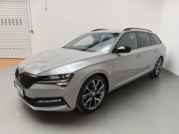 Škoda Superb 2.0 TSI 140kW SportLine Combi - foto 2
