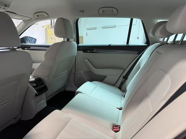 Škoda Superb 2.0 TDI 147kW Style Combi DSG - foto 12