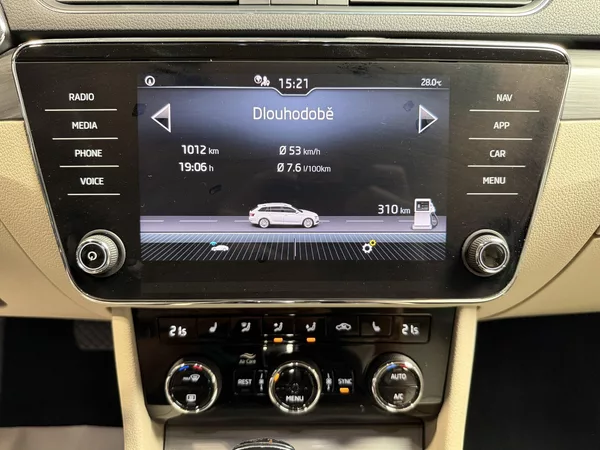 Škoda Superb 2.0 TDI 147kW Style Combi DSG - foto 7