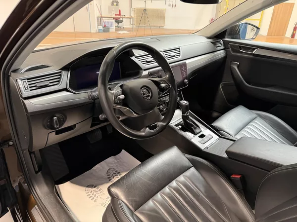 Škoda Superb 1.5 TSI 110kW ACT Style Combi - foto 5