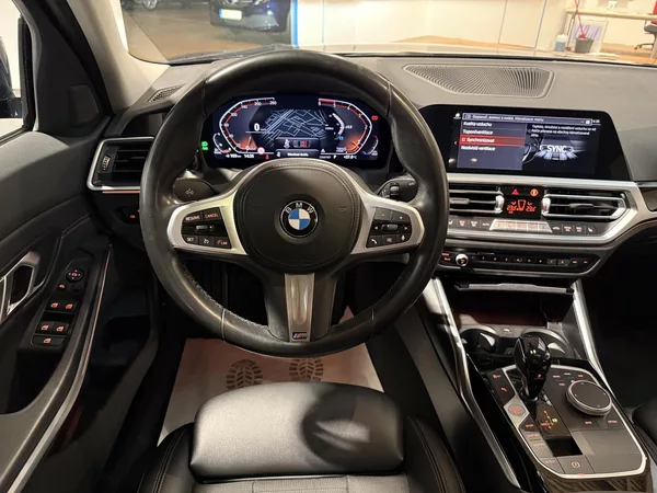 BMW Řada 3 2.0 320d AT - foto 6
