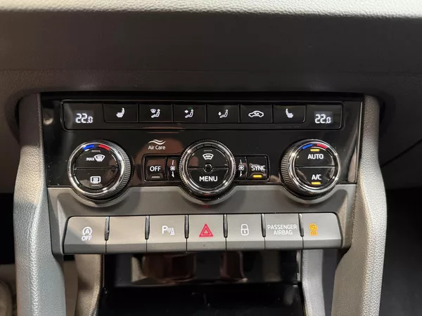 Škoda Karoq 1.5 TSI 110kW Top Selection DS - foto 10