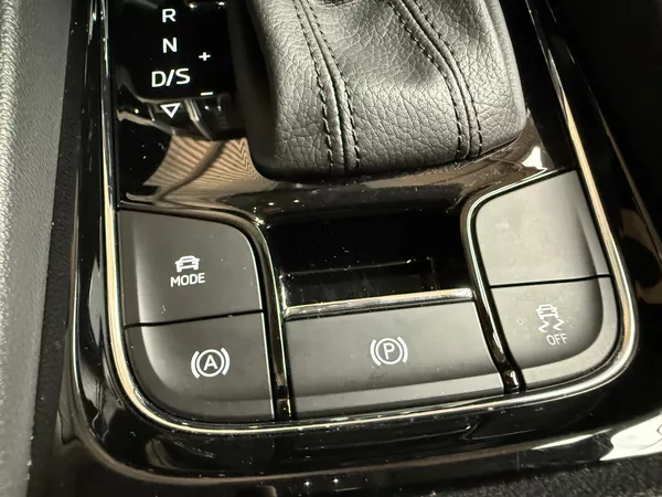 Škoda Karoq 1.5 TSI 110kW Top Selection DS - foto 11