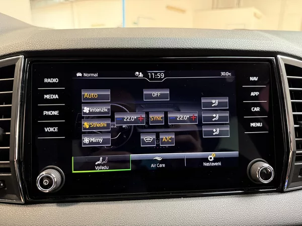 Škoda Karoq 1.5 TSI 110kW Top Selection DS - foto 9