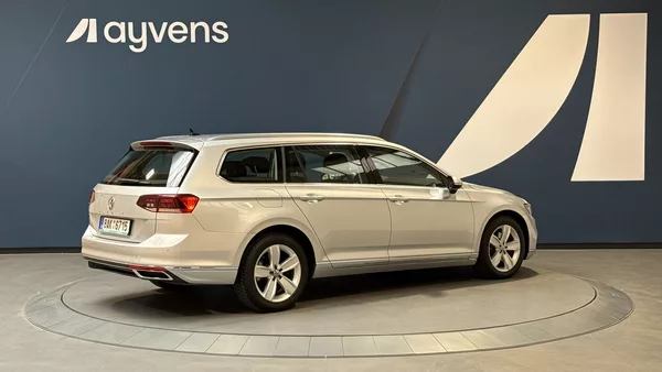 Volkswagen Passat 2.0 TDI 147kW BMT DSG Elegance - foto 2