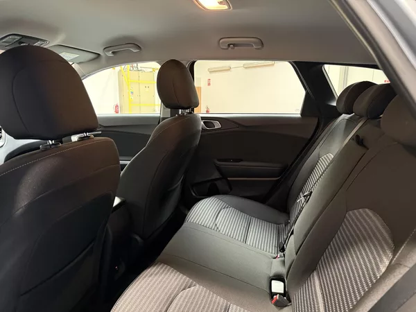 Kia Ceed 1.5 T-GDI 118kW Top SW DCT - foto 11