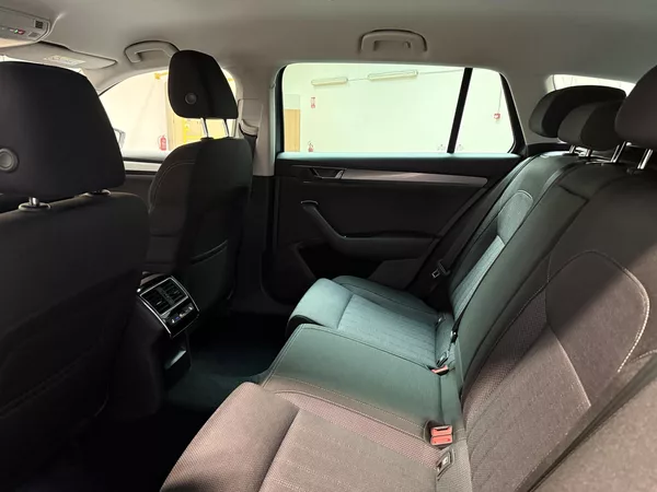Škoda Superb 2.0 TDI 147kW 4x4 Style Combi - foto 11