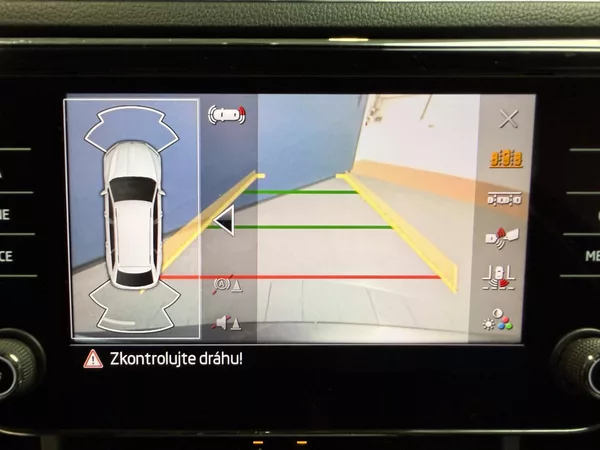 Škoda Superb 2.0 TDI 147kW 4x4 Style Combi - foto 8