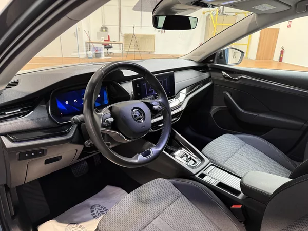 Škoda Octavia 2.0 TDI 85kW DSG Style Combi - foto 5
