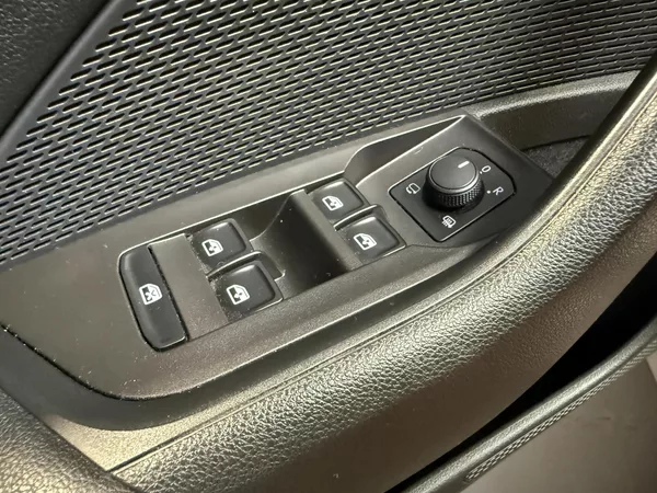 Škoda Octavia 2.0 TDI 85kW DSG Style Combi - foto 9