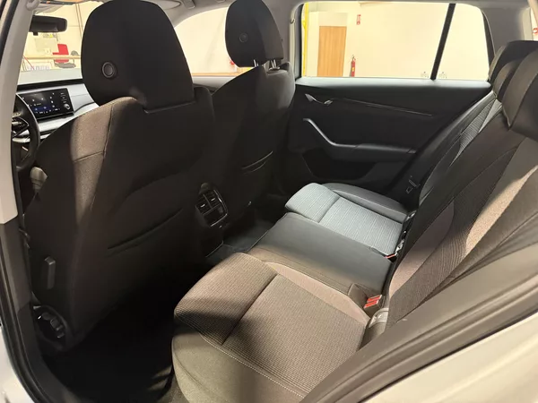 Škoda Octavia 2.0 TDI 85kW Ambition Combi - foto 12