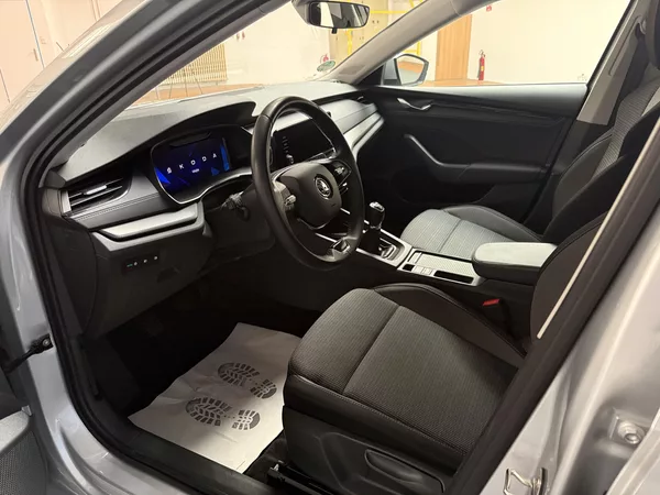 Škoda Octavia 2.0 TDI 85kW Ambition Combi - foto 5