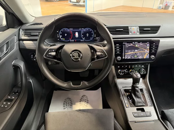 Škoda Superb 2.0 TDI 110kW Style Combi DSG - foto 6