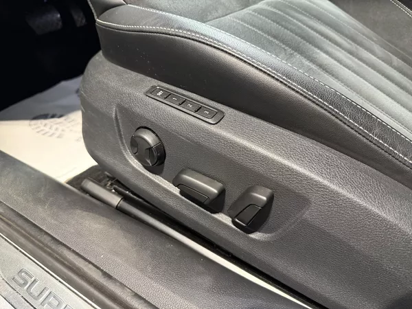 Škoda Superb 2.0 TDI 110kW Style Combi DSG - foto 12