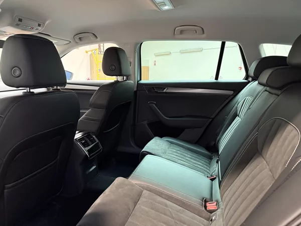 Škoda Superb 2.0 TDI 110kW Style Combi DSG - foto 13