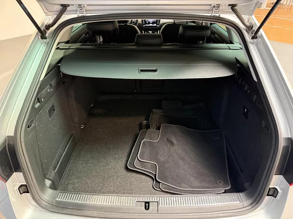 Škoda Superb 2.0 TDI 110kW Style Combi DSG - foto 14