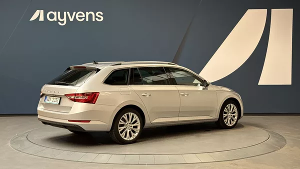 Škoda Superb 2.0 TDI 110kW Style Combi DSG - foto 2