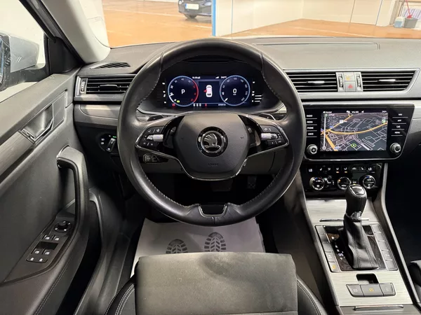 Škoda Superb 2.0 TDI 110kW Style Combi DSG - foto 7