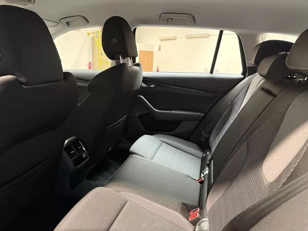 Škoda Octavia 2.0 TDI 85kW DSG Ambition Comb - foto 11