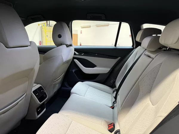Škoda Octavia 1.5 TSI 110kW Style Combi - foto 11
