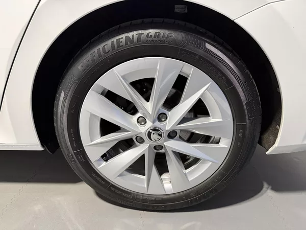 Škoda Octavia 1.5 TSI 110kW Style Combi - foto 14