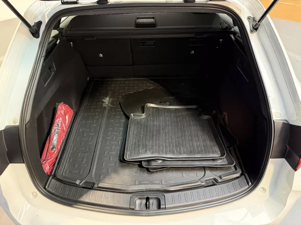 Toyota Corolla 1.8 Hybrid e-CVT Comfort Touri - foto 12