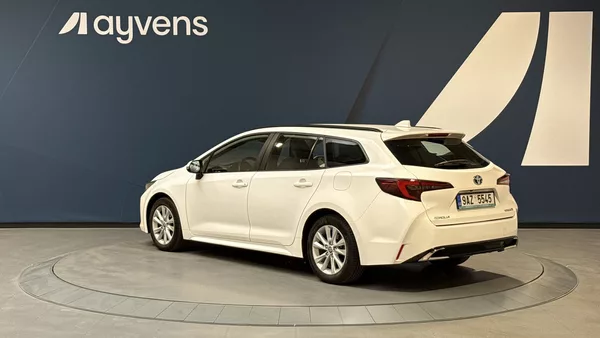 Toyota Corolla 1.8 Hybrid e-CVT Comfort Touri - foto 3