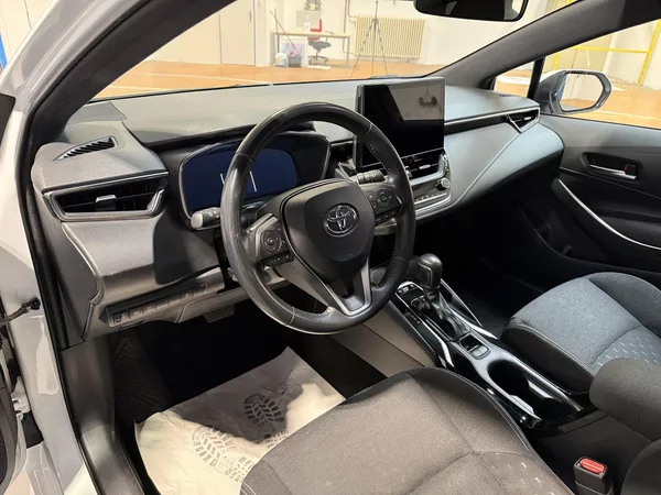 Toyota Corolla 1.8 Hybrid e-CVT Comfort Touri - foto 5