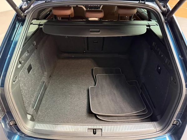 Škoda Superb 2.0 TDI 147kW L&K Combi DSG - foto 13