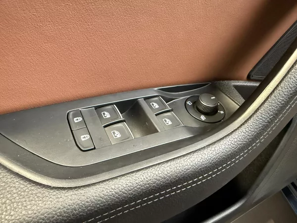 Škoda Superb 2.0 TDI 147kW L&K Combi DSG - foto 9